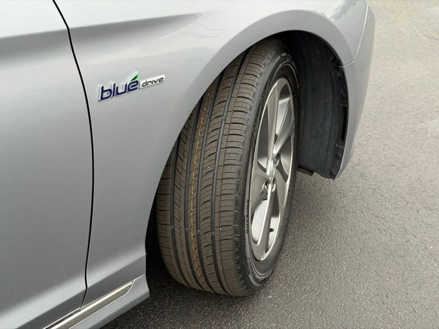 Used 2016 Hyundai Sonata Limited w/ Option Group 02 image 11