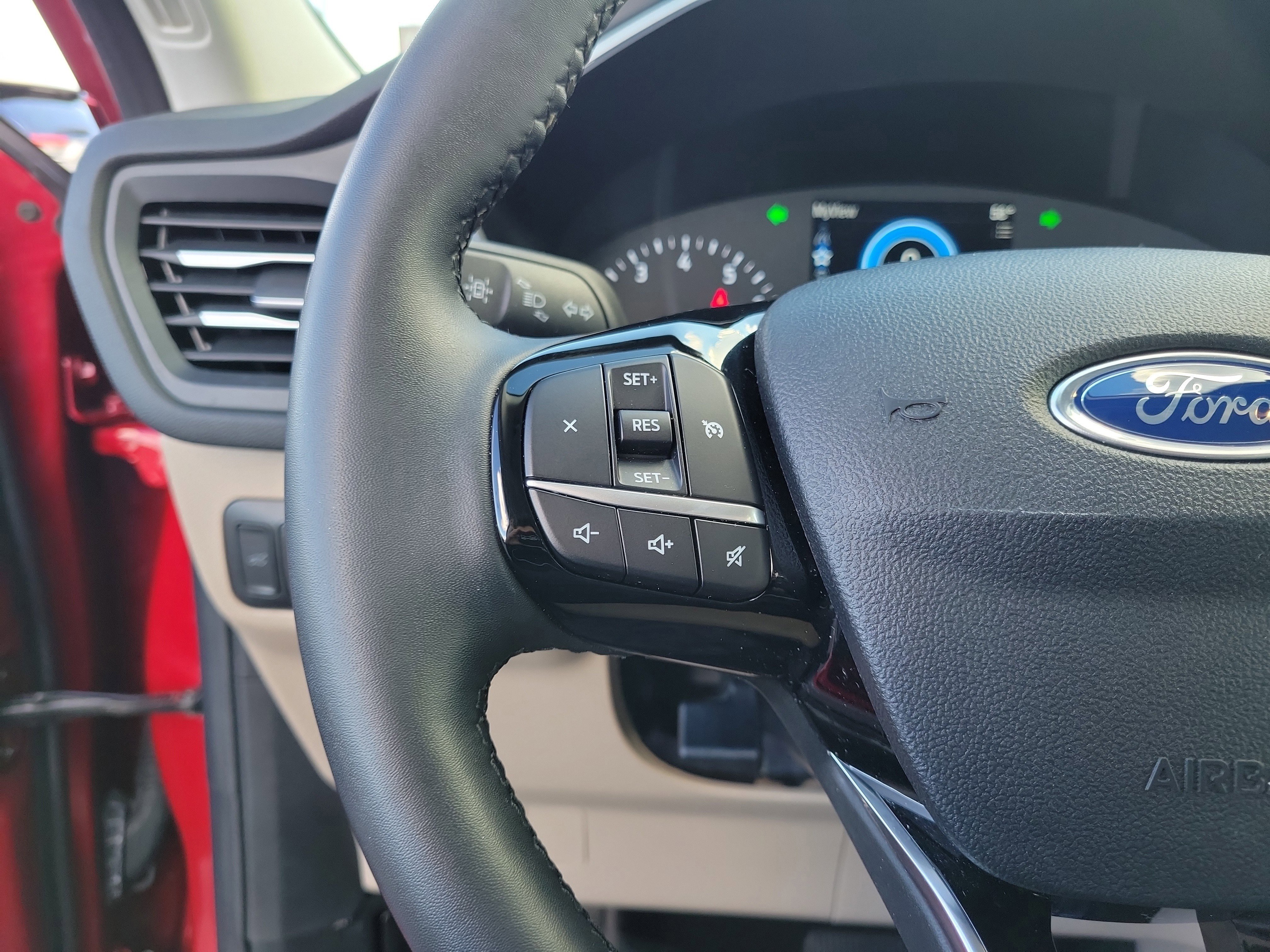 Used 2022 Ford Escape SEL image 22