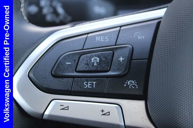 Used 2025 Volkswagen Atlas SE image 29