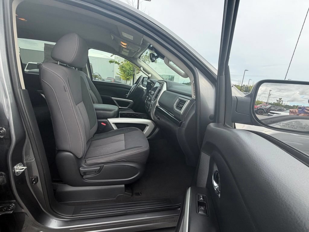 Used 2021 Nissan Titan SV w/ SV Convenience Package RWD image 47