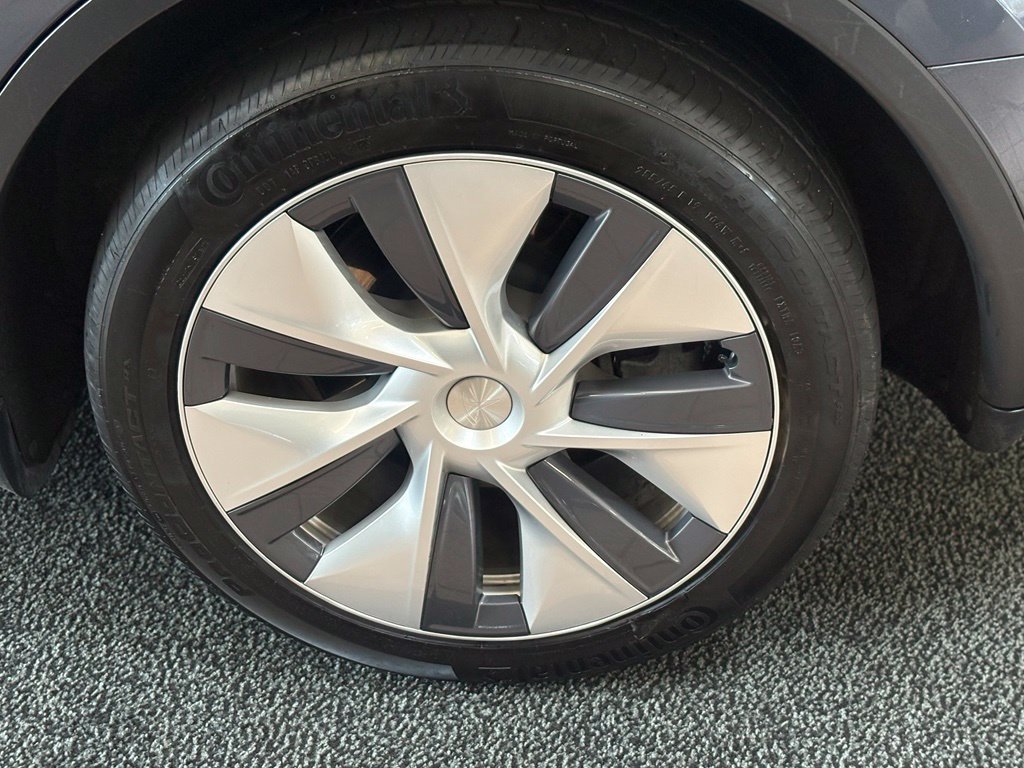 Used 2023 Tesla Model Y Long Range AWD/4WD image 11
