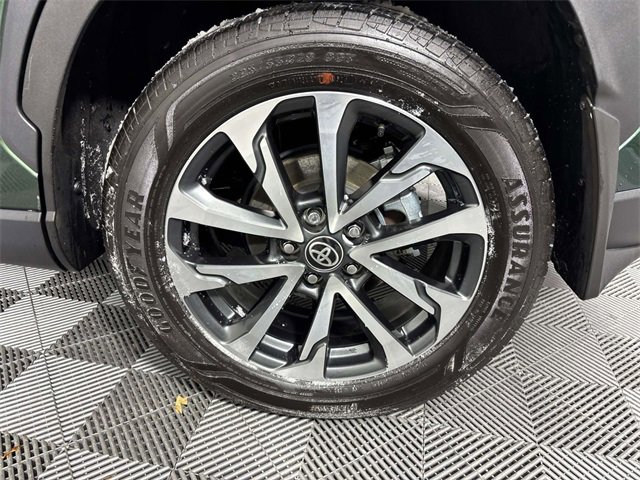 Used 2024 Toyota Corolla Cross XLE image 30