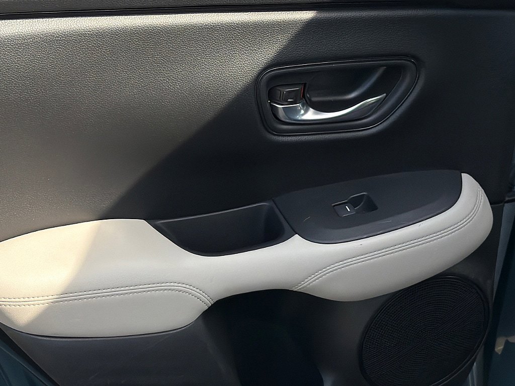 Used 2024 Honda HR-V LX image 9