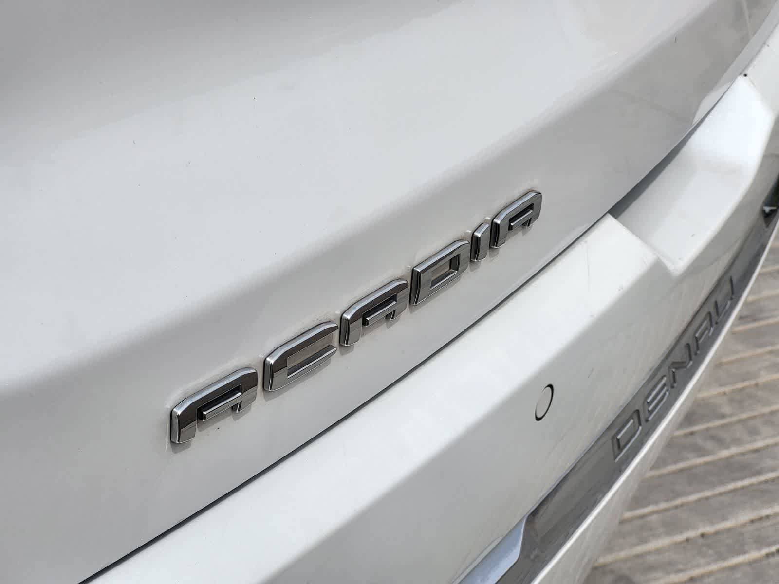 Used 2020 GMC Acadia Denali w/ Technology Package AWD/4WD image 12
