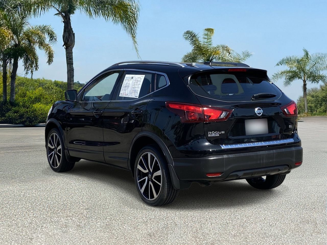 Certified 2018 Nissan Rogue Sport SL FWD image 3