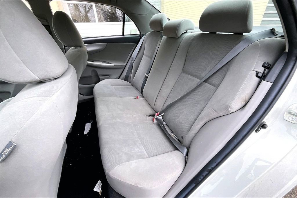 Used 2013 Toyota Corolla LE w/ Premium Pkg image 32