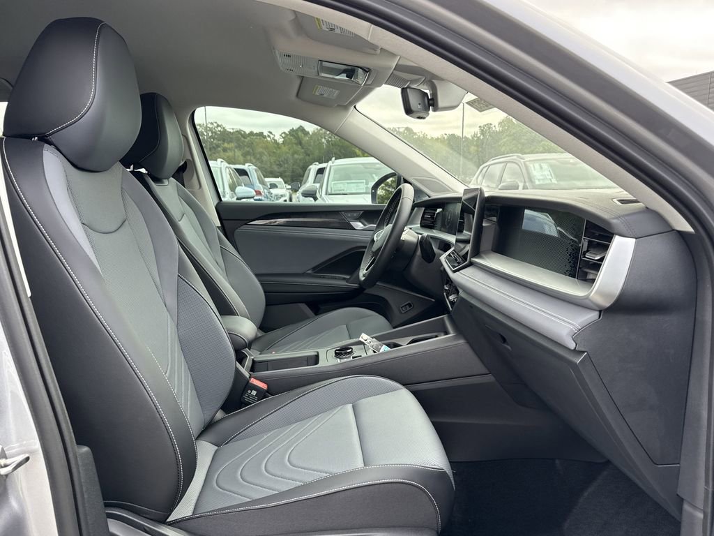 New 2025 Volkswagen Tiguan SE image 21