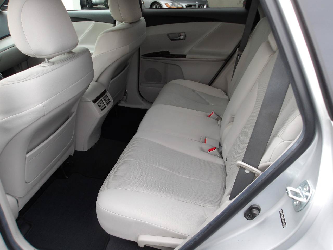 Used 2011 Toyota Venza FWD image 10