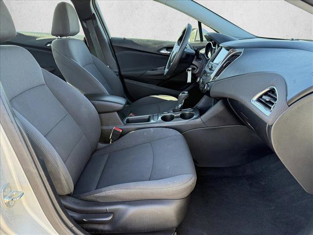 Used 2019 Chevrolet Cruze LT w/ LT Fleet Convenience Package image 11