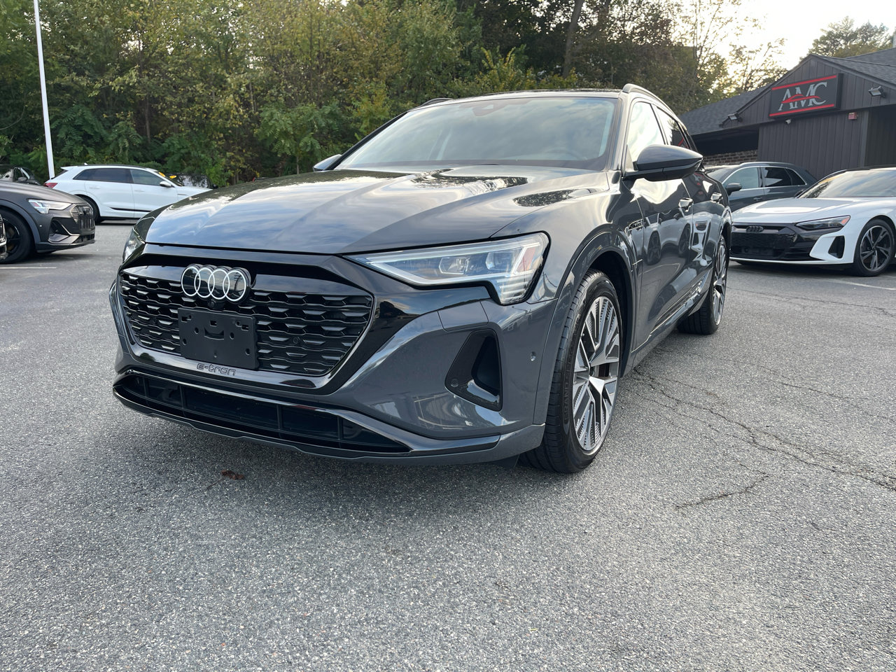 Used 2024 Audi Q8 e-tron Premium Plus w/ Premium Plus Package image 6