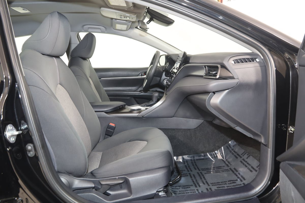 Used 2023 Toyota Camry LE FWD image 10