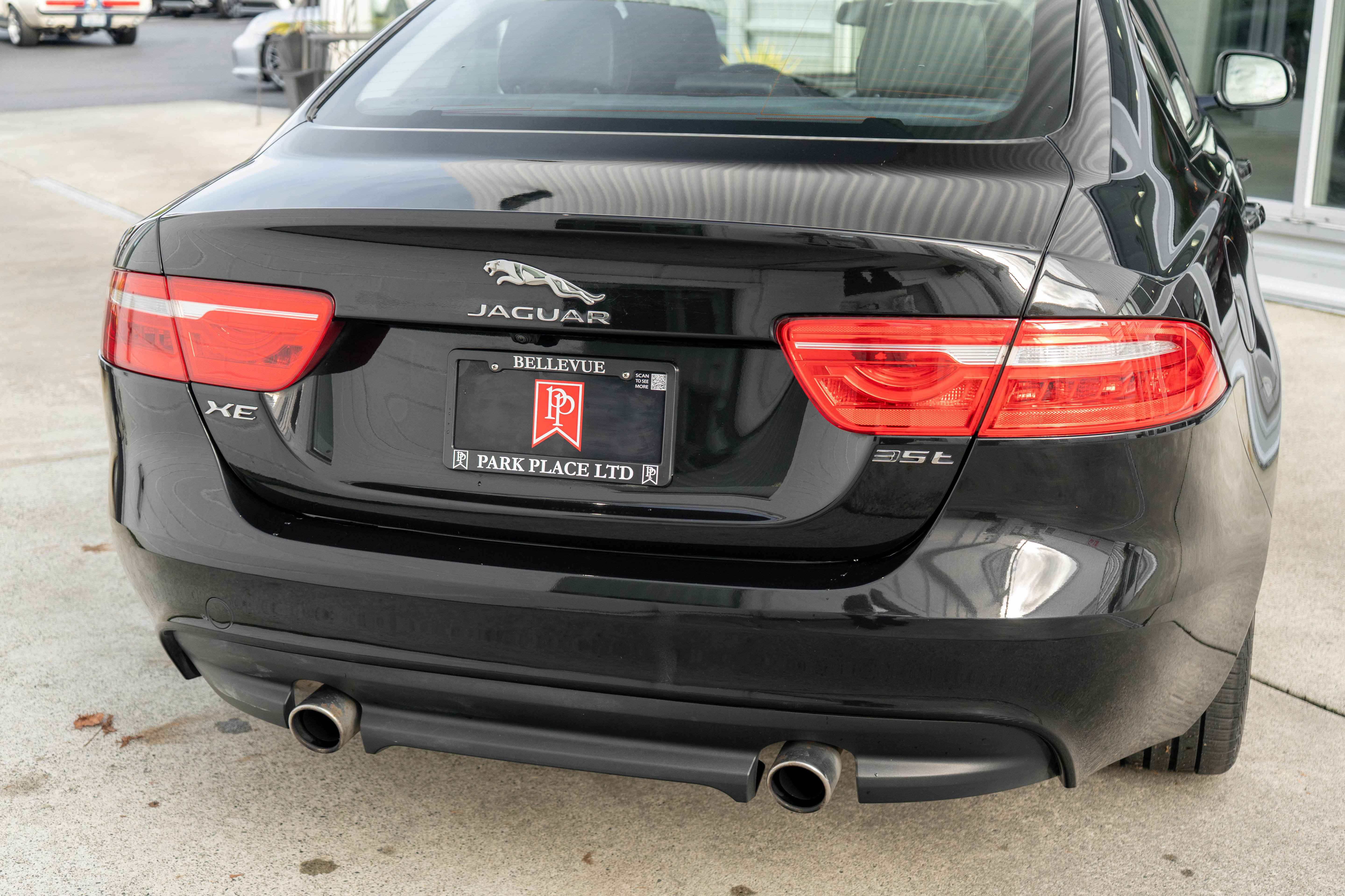 Used 2018 Jaguar XE Prestige image 6