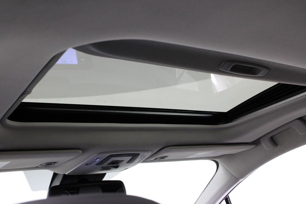 Used 2024 Toyota Sienna XLE image 23