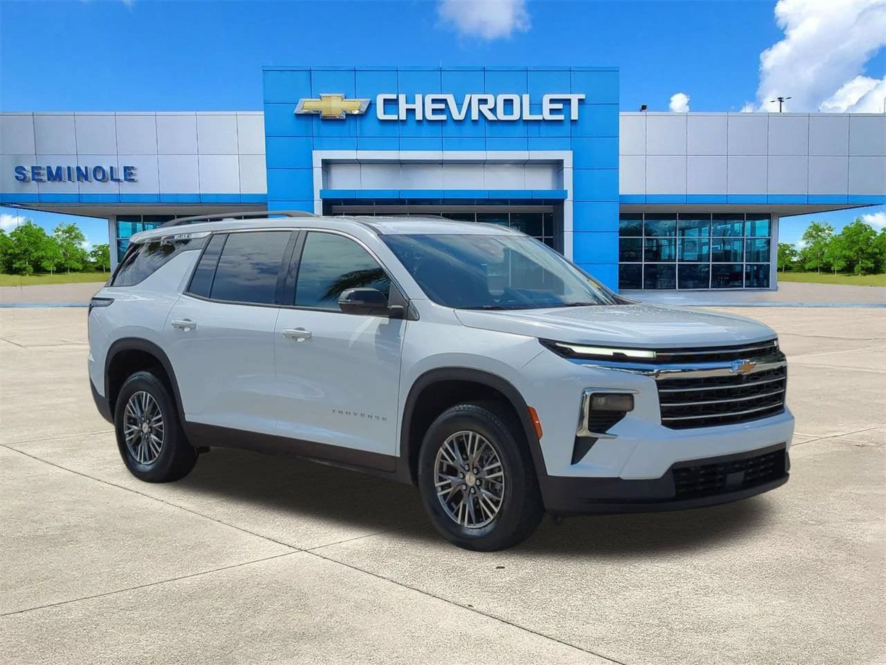 Certified 2026 Chevrolet Traverse LT FWD image 1
