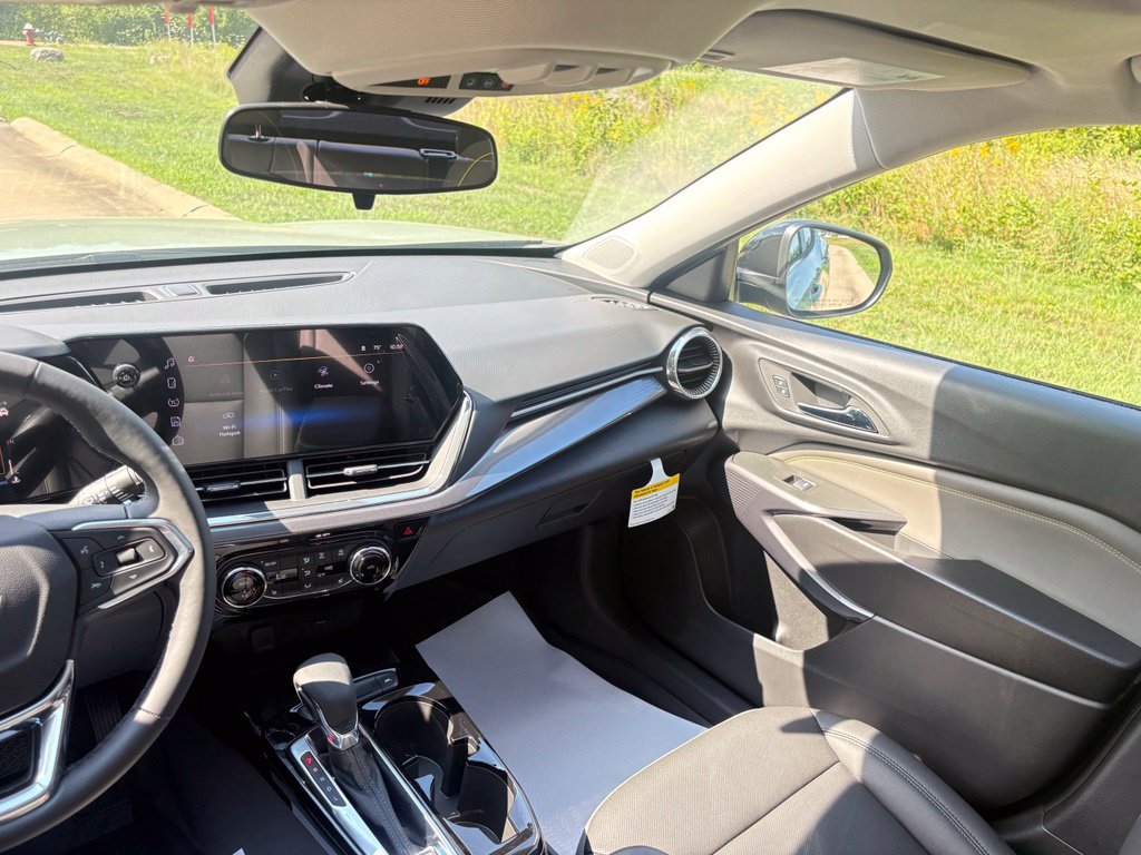 New 2026 Chevrolet Trax ACTIV w/ Sunroof Package FWD image 44