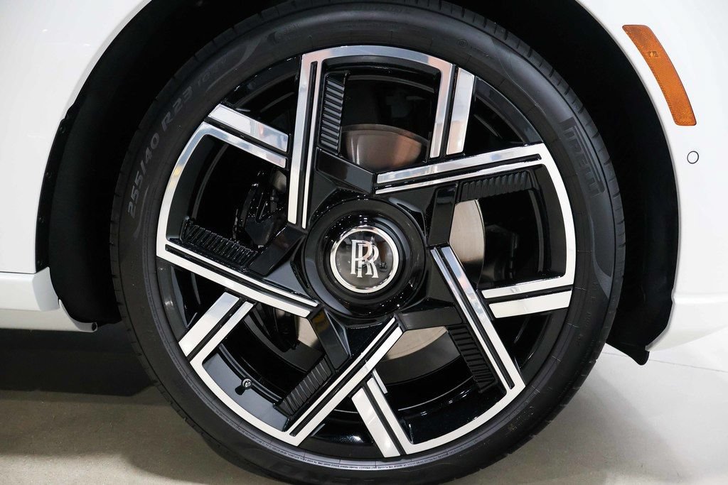 Used 2025 Rolls-Royce Cullinan Black Badge AWD/4WD image 14