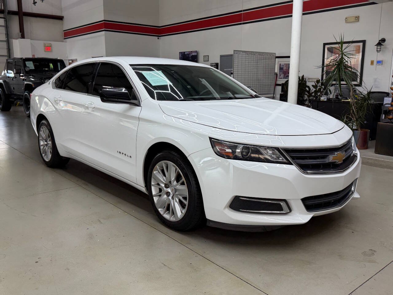 Used 2018 Chevrolet Impala LS FWD image 1