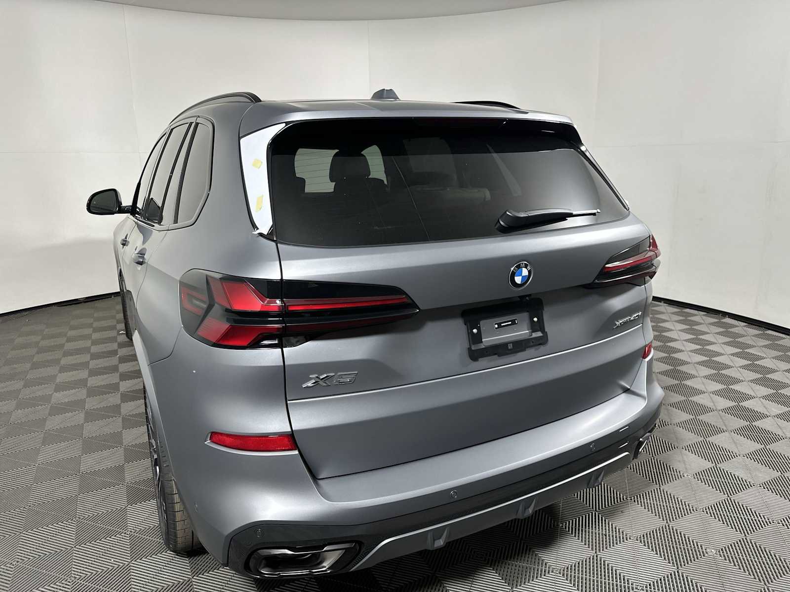 New 2026 BMW X5 xDrive40i image 3