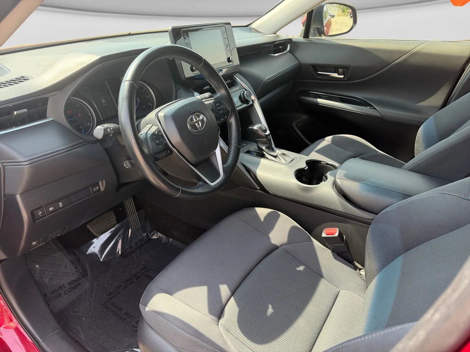 Used 2021 Toyota Venza LE image 14