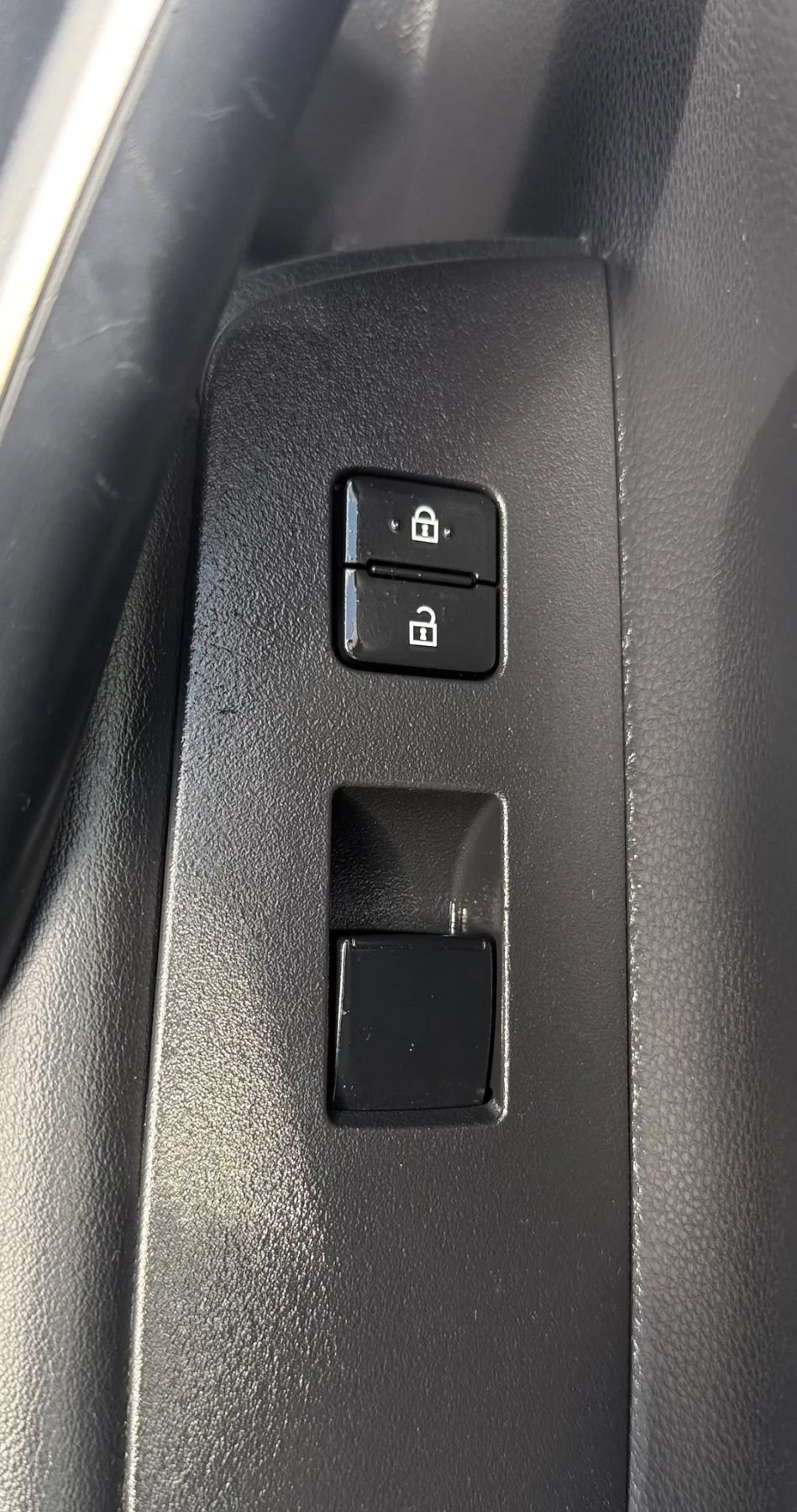 Used 2023 Toyota Corolla SE FWD image 35