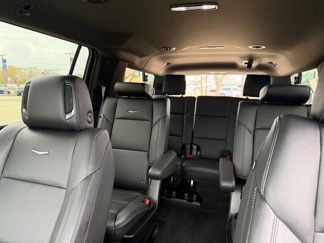 Used 2024 Cadillac Escalade ESV Luxury image 19