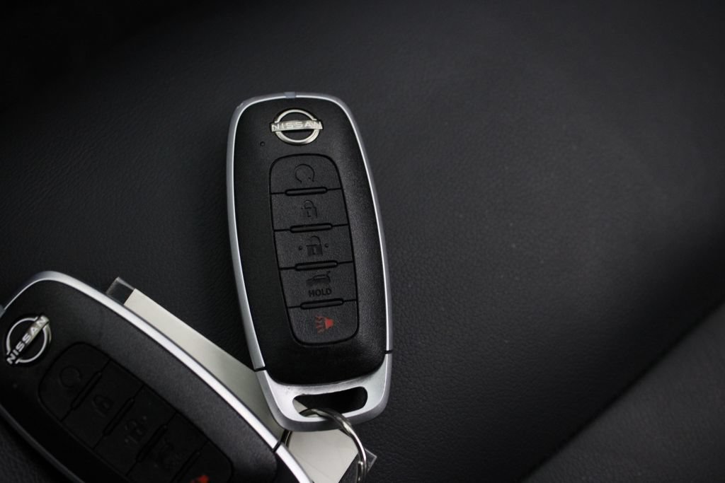 Certified 2026 Nissan Rogue SL FWD image 32