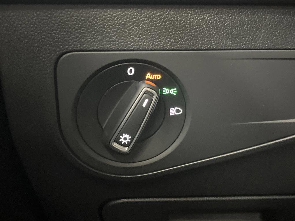 Used 2024 Volkswagen Tiguan SE R-Line image 24