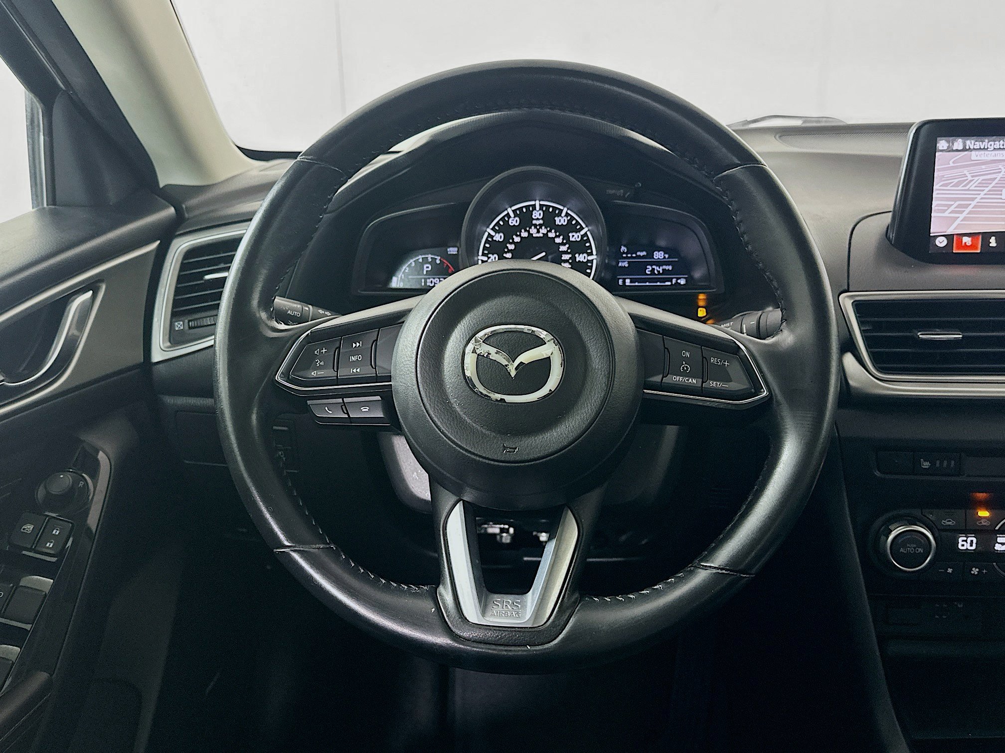 Used 2018 MAZDA MAZDA3 Touring FWD image 17