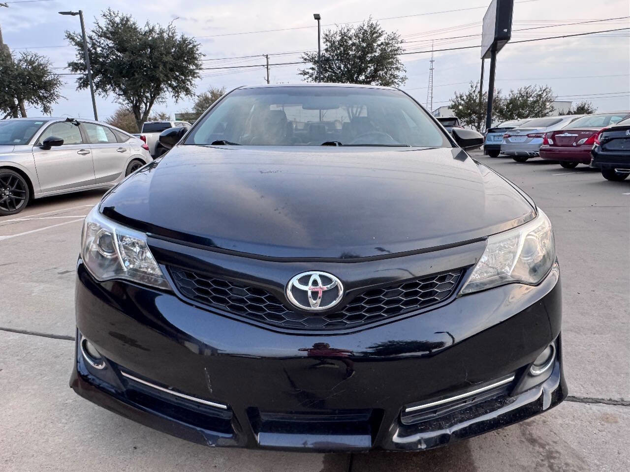 Used 2013 Toyota Camry SE image 2