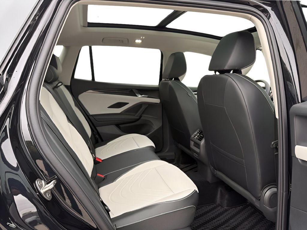 New 2026 Volkswagen Tiguan SE AWD/4WD image 9