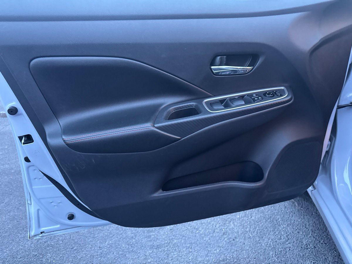 Used 2025 Nissan Versa SR FWD image 14