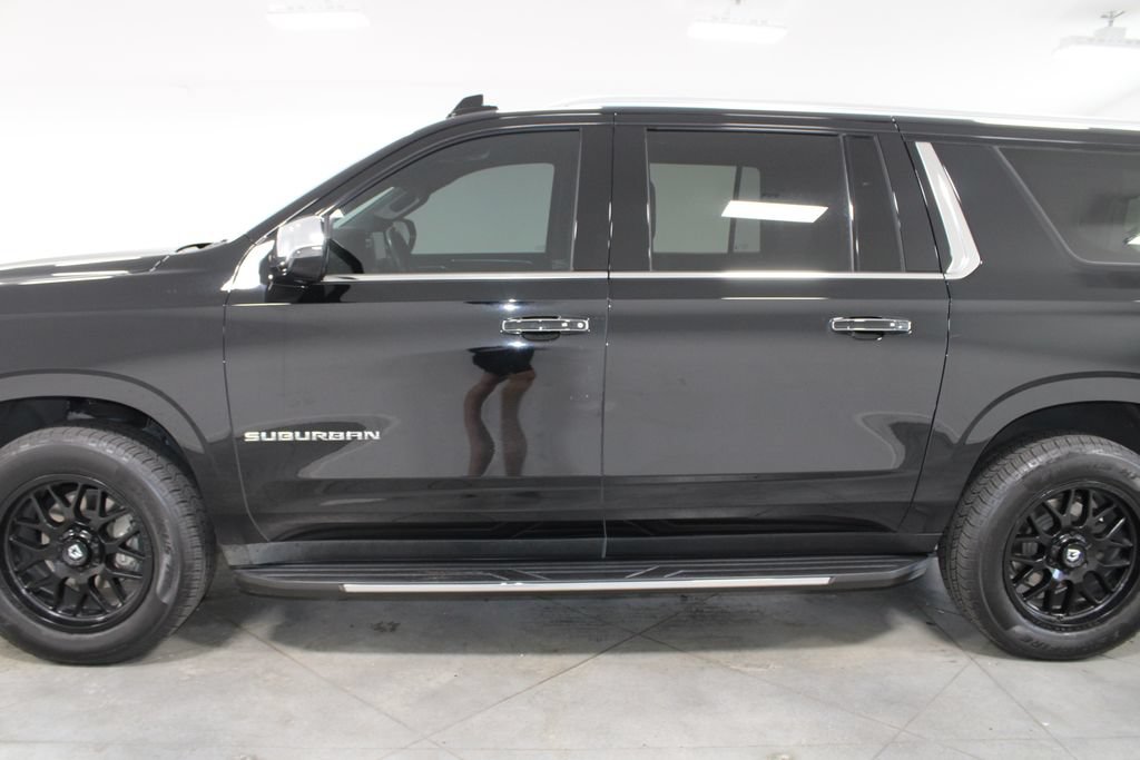 Used 2022 Chevrolet Suburban Premier RWD image 7