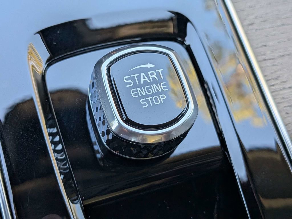 New 2026 Volvo XC90 B5 Core AWD/4WD image 30