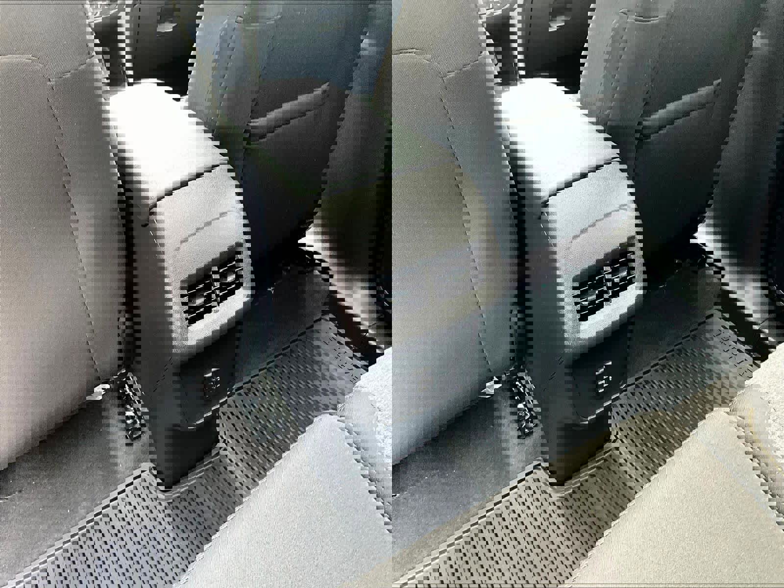 Used 2024 Chevrolet Equinox LT AWD/4WD image 29