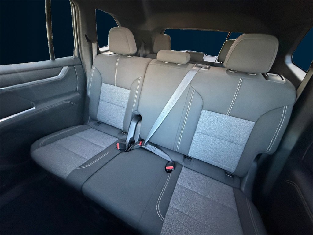 Used 2025 GMC Acadia Elevation image 16