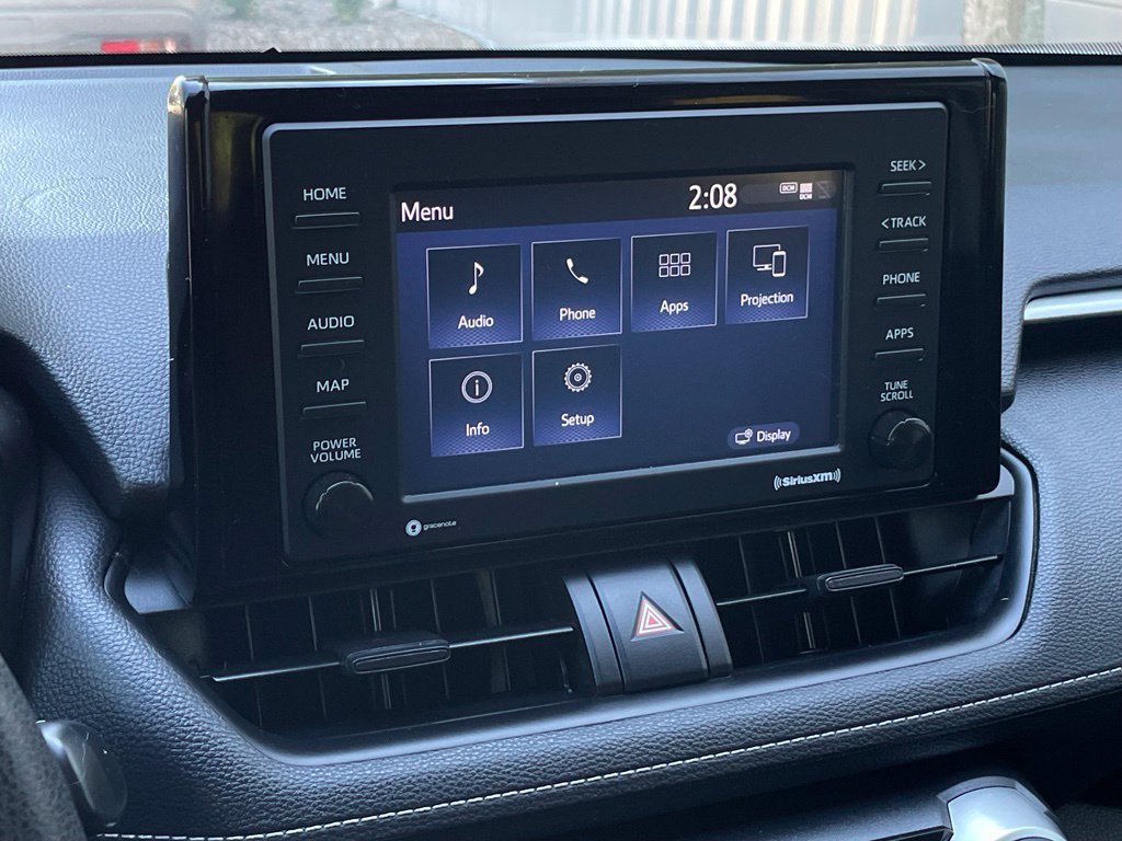 Used 2021 Toyota RAV4 XLE AWD/4WD image 18