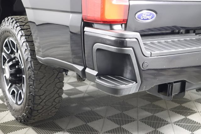 Used 2024 Ford F250 Platinum w/ FX4 Off-Road Package AWD/4WD image 30