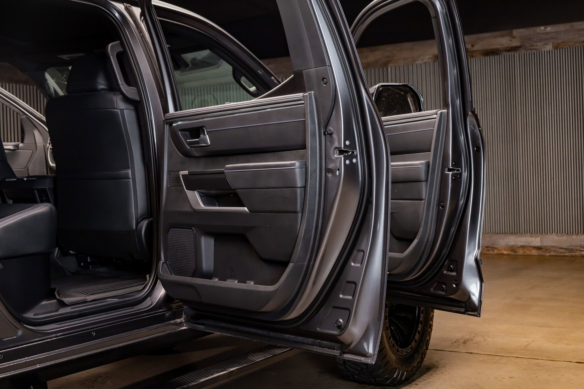 Used 2025 Toyota Tundra Platinum image 33