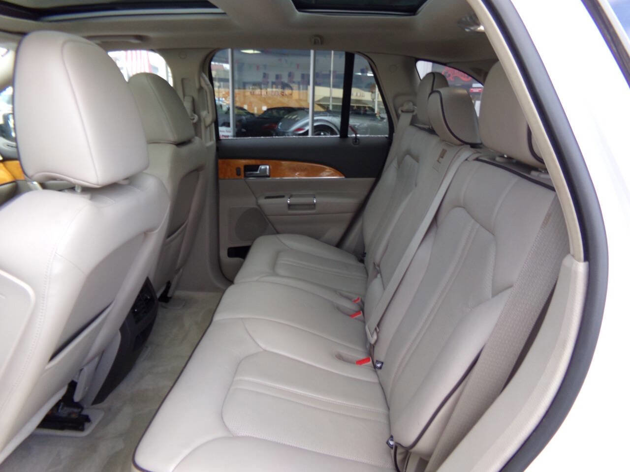 Used 2012 Lincoln MKX FWD image 13