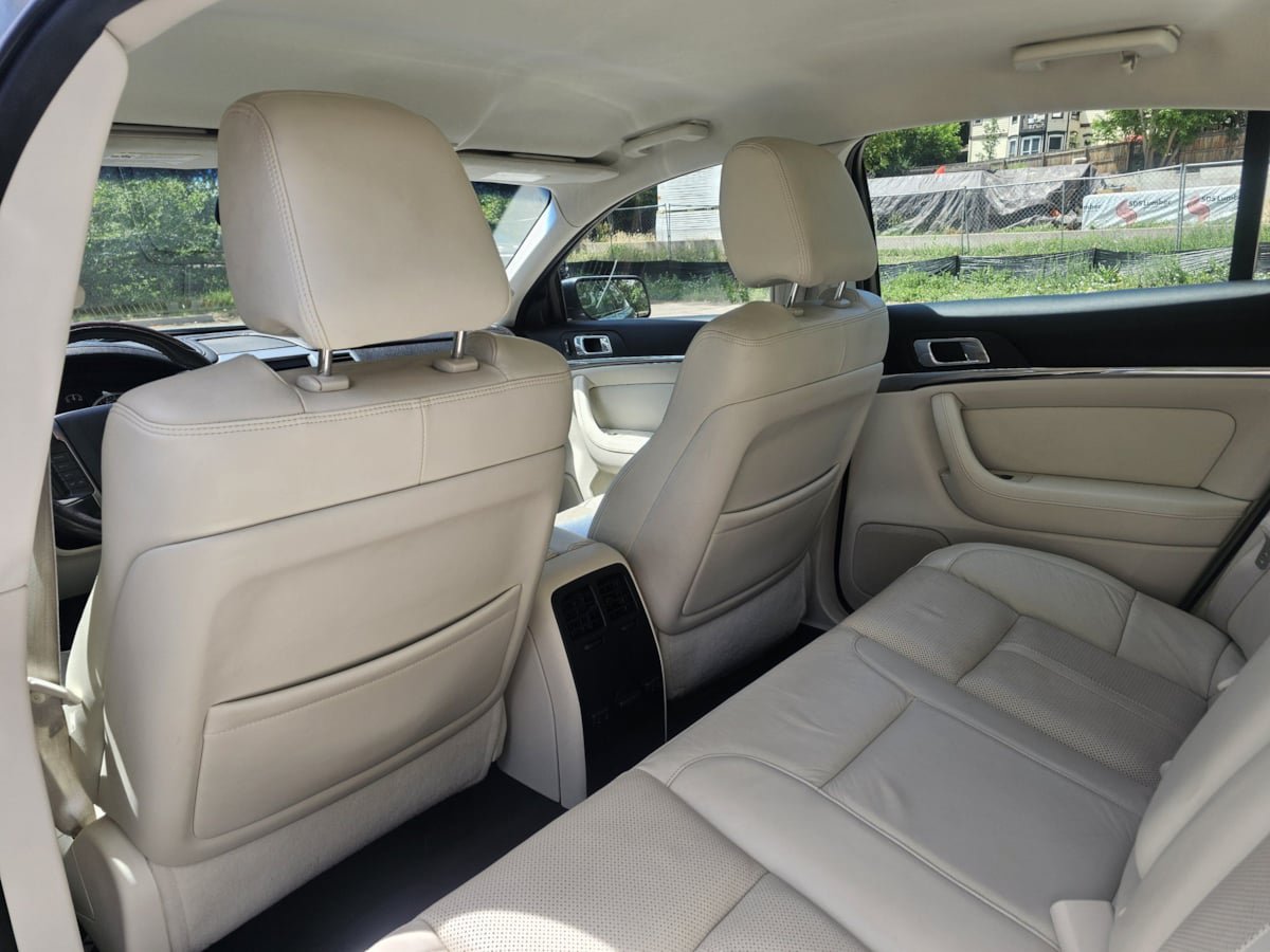 Used 2009 Lincoln MKS AWD image 26