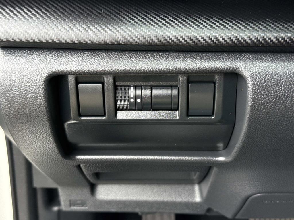 Used 2024 Subaru Crosstrek 2.0i Premium image 43