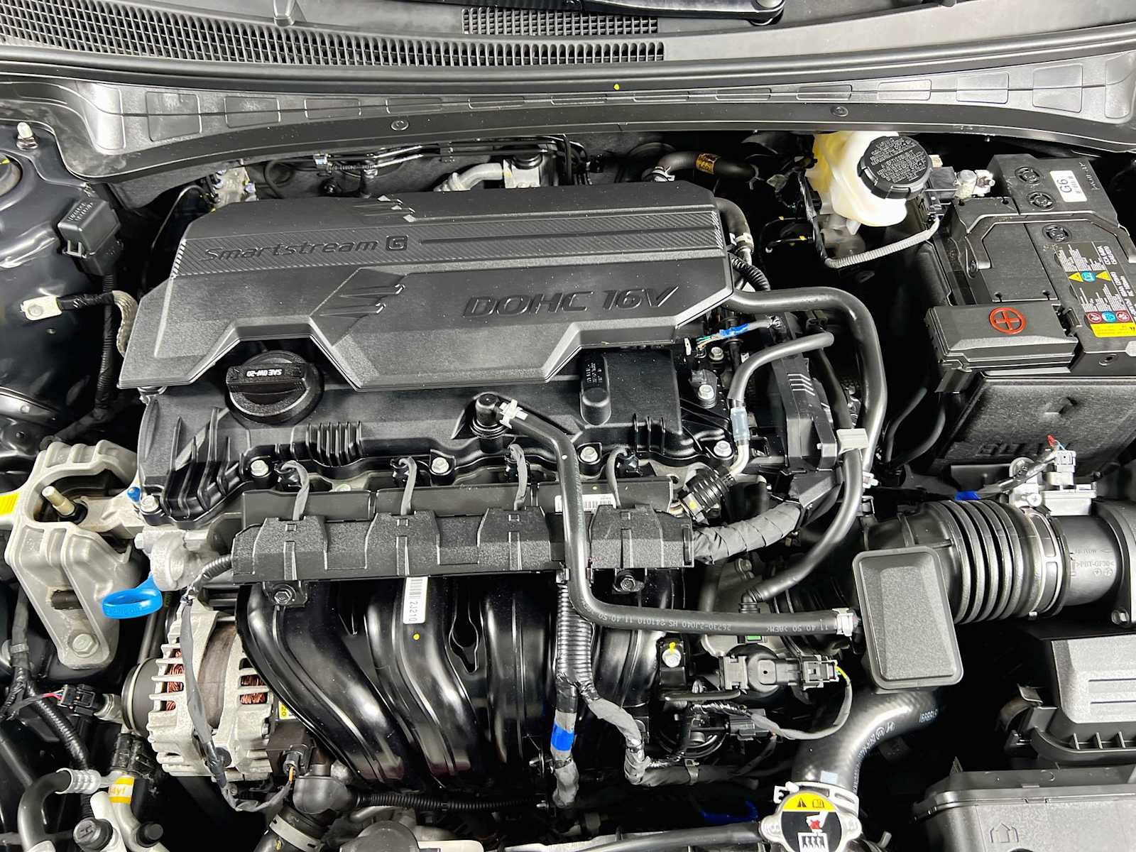 Certified 2025 Hyundai Elantra Limited FWD image 30