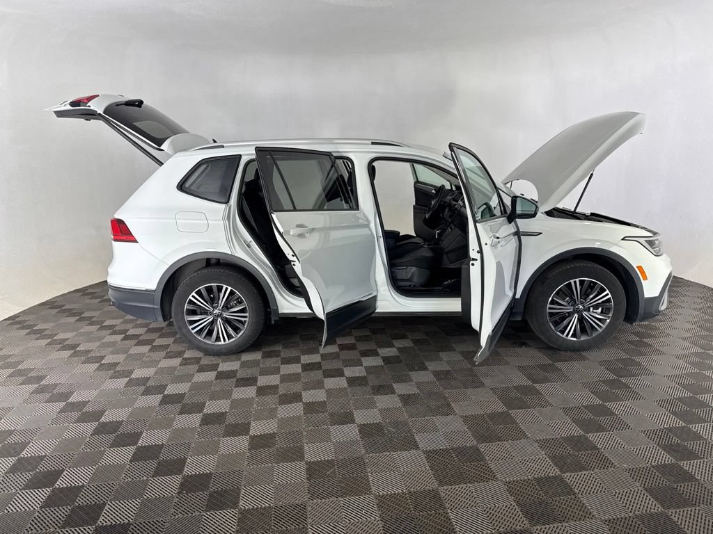 Used 2024 Volkswagen Tiguan Wolfsburg Edition AWD/4WD image 14