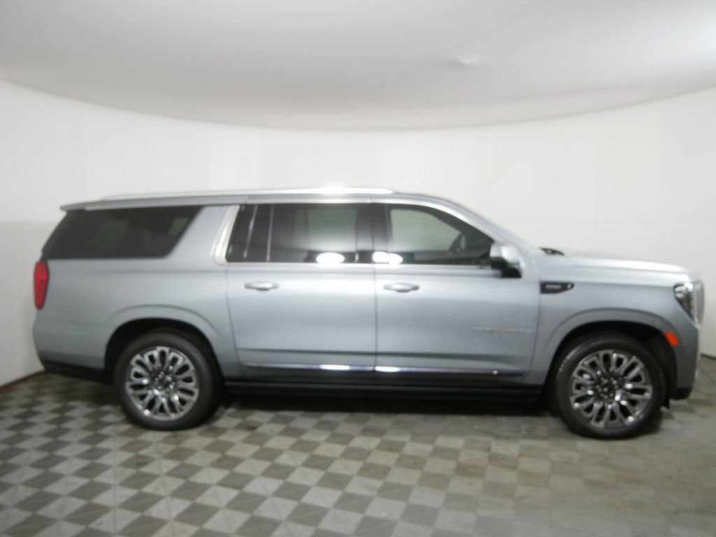 Used 2024 GMC Yukon XL Denali Ultimate image 2