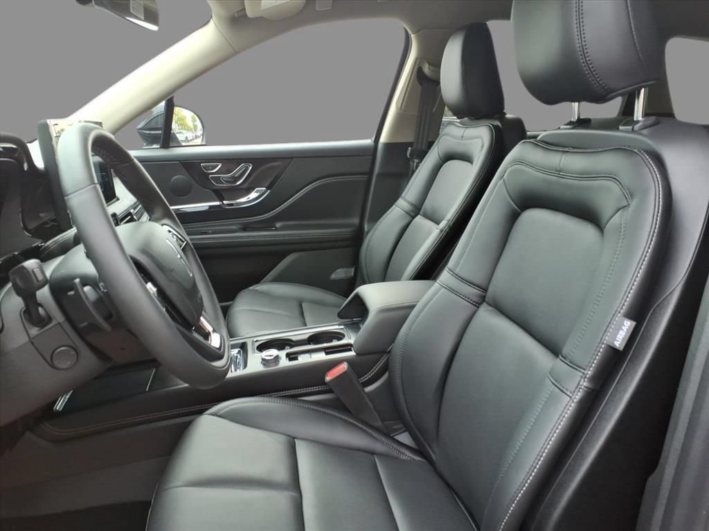 New 2025 Lincoln Corsair Reserve w/ Rear Removable Package Tray AWD/4WD image 5