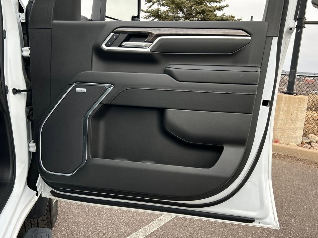 Used 2025 Chevrolet Silverado 3500 LTZ w/ LTZ Plus Package image 21