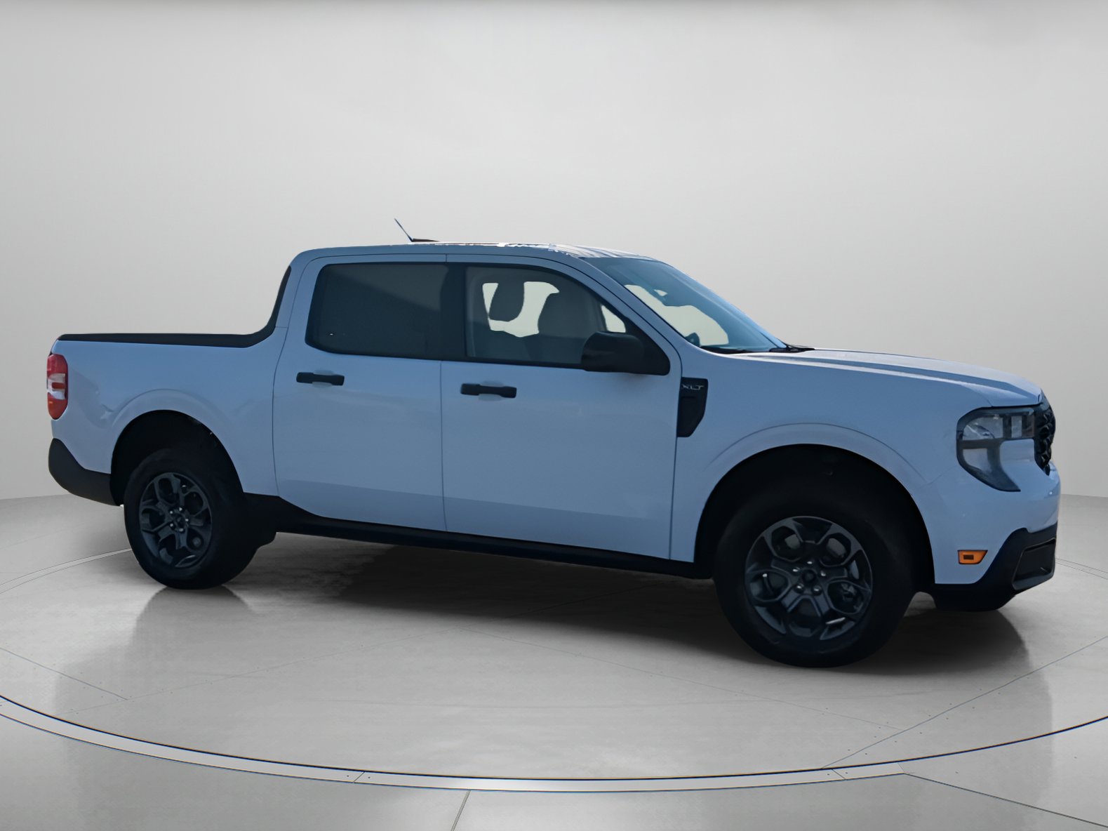 New 2026 Ford Maverick XLT w/ XLT Luxury Package FWD image 36