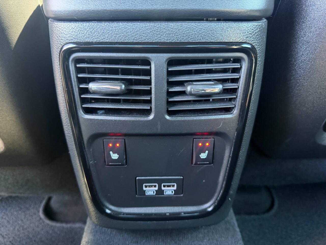 Used 2023 Chrysler 300 C RWD image 21