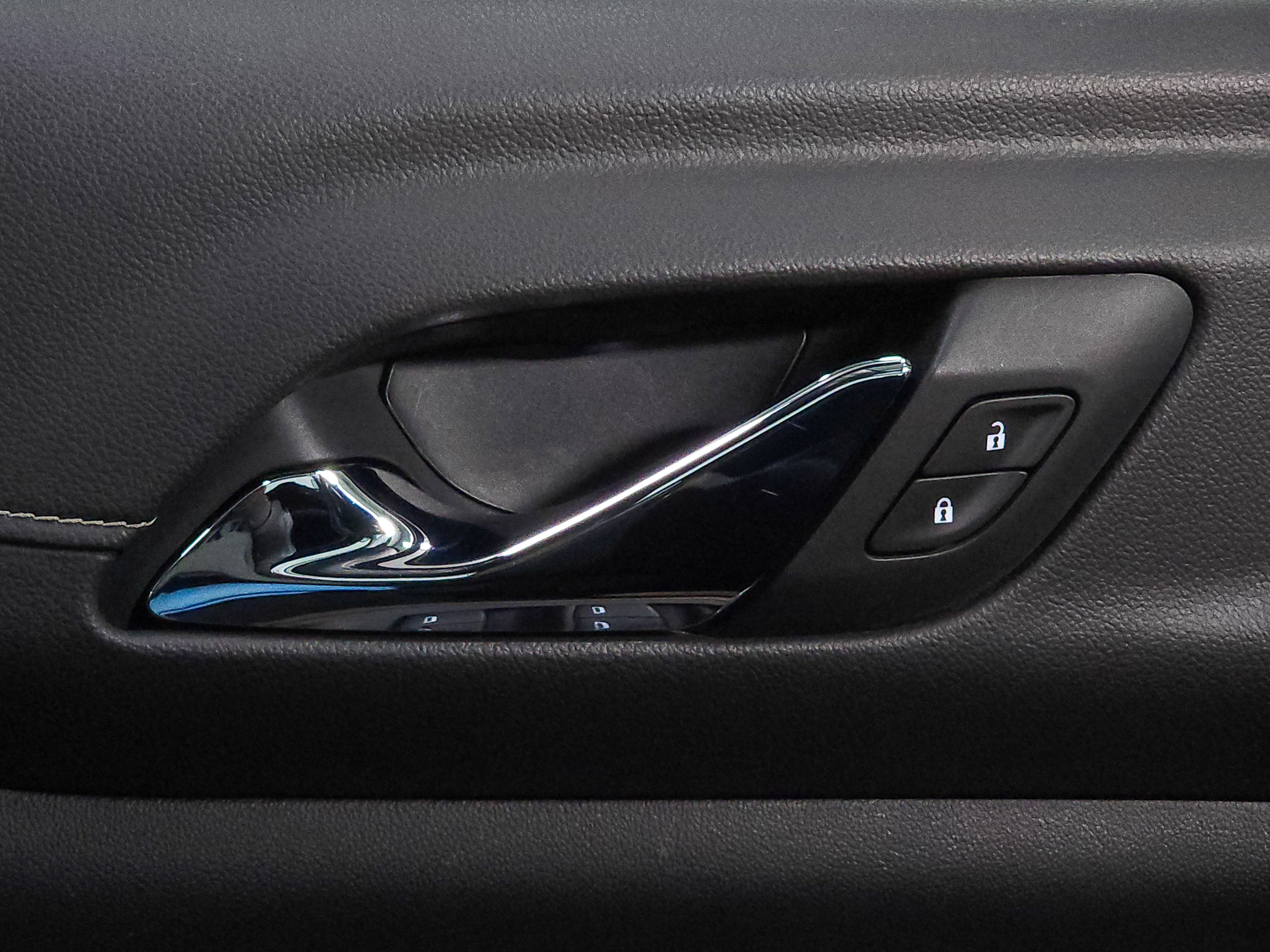 Used 2020 GMC Acadia SLE image 16