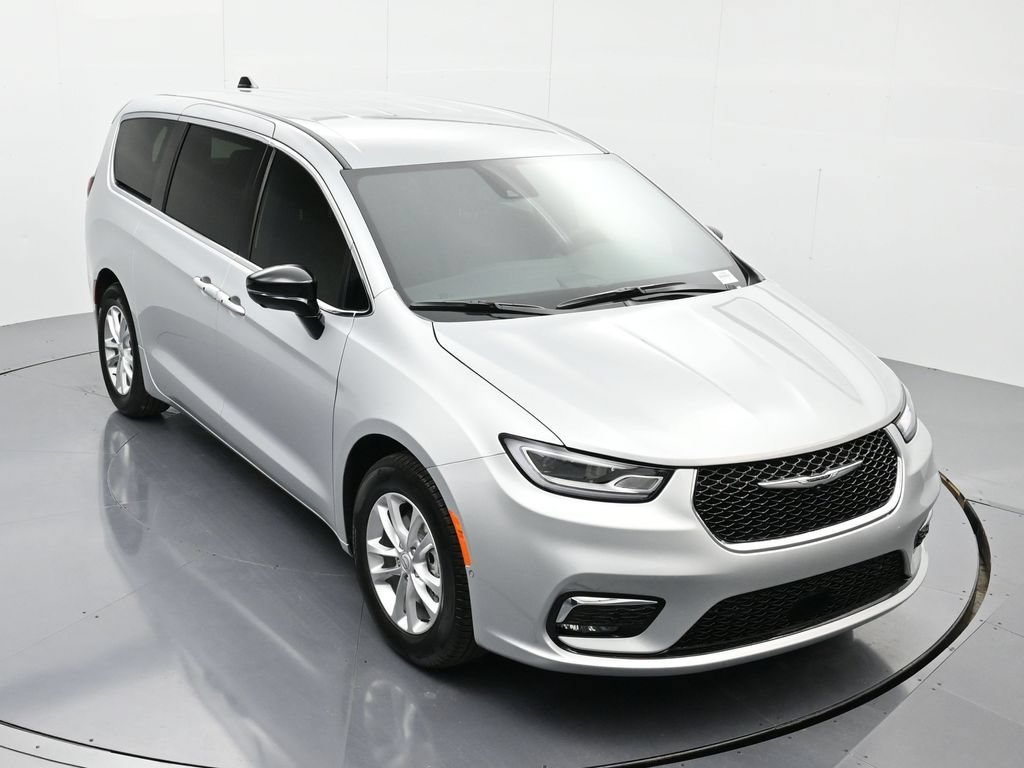 New 2026 Chrysler Pacifica Select FWD image 27